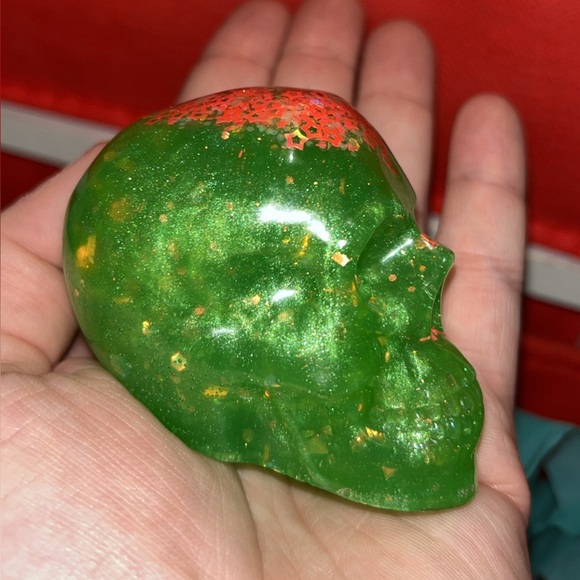 Shiny Smooth Unique Green Handmade Resin Skull Figurine Tabletop Decor - Picture 13 of 14
